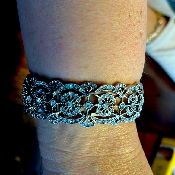 Adjustable Antique-style Silvertone and Crystal Bracelet - Picture 1 of 4